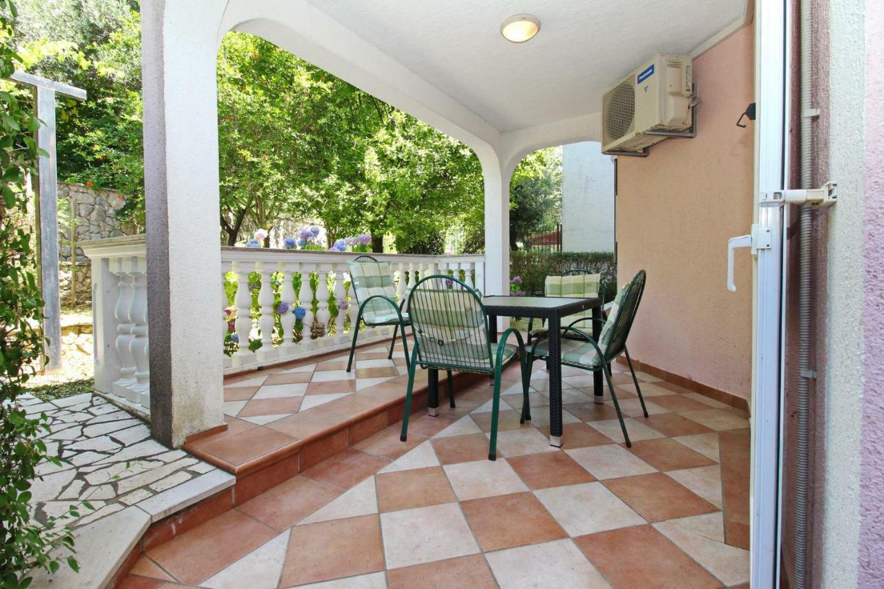 Apartments Alex Башка Екстер'єр фото