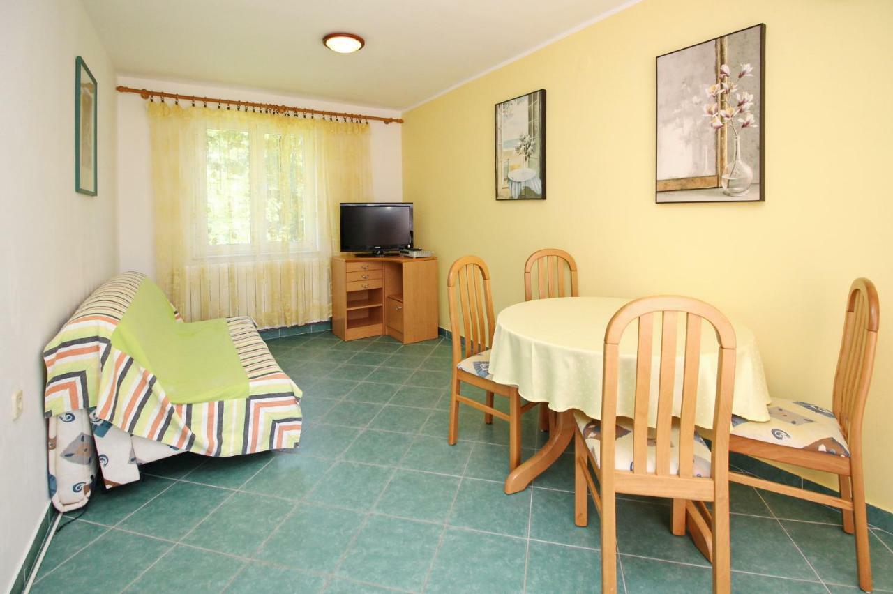 Apartments Alex Башка Екстер'єр фото